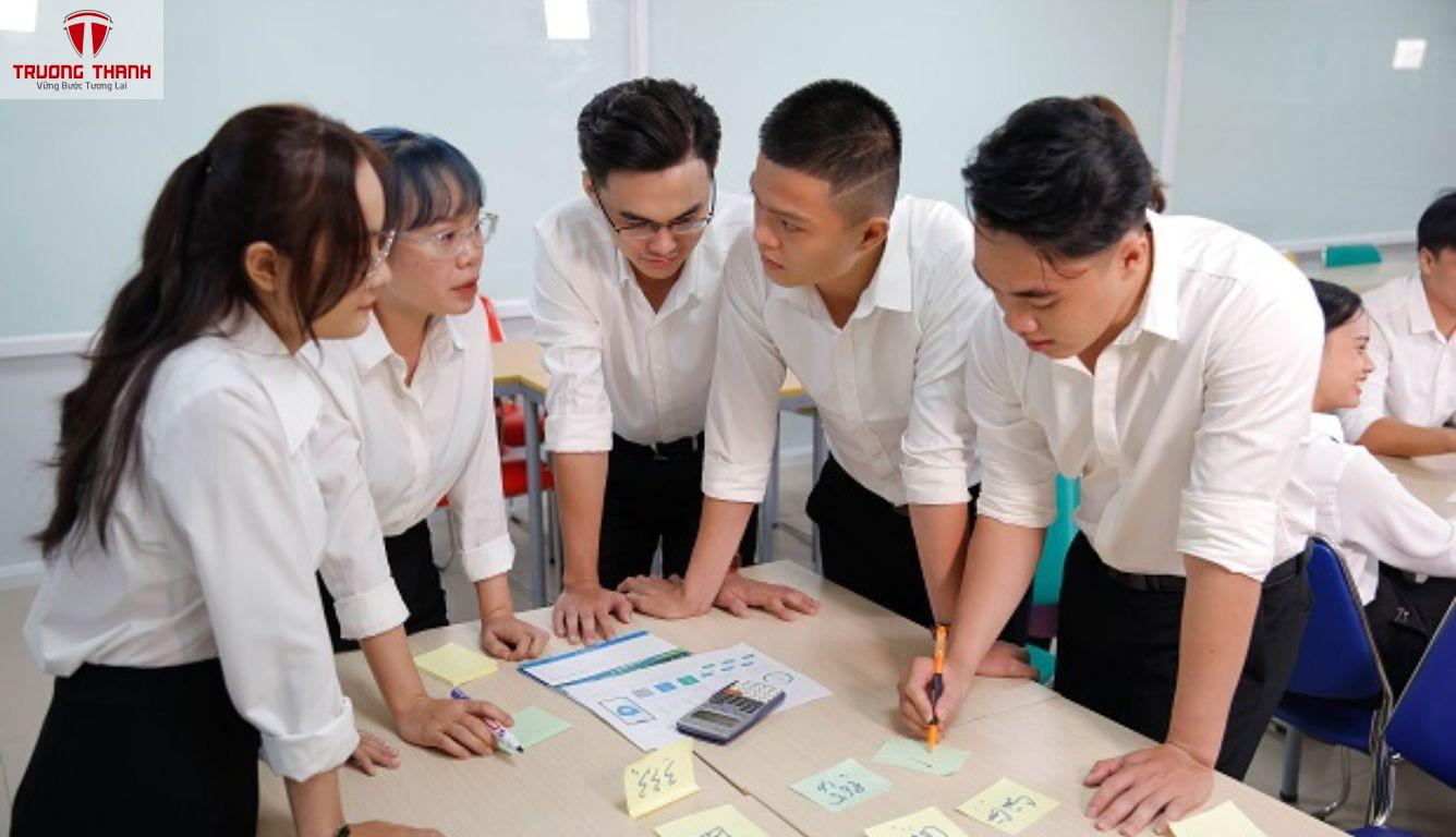 Top Những Kỹ Năng Kế Toán Mới Ra Trường Cần Biết Để Tránh Bỡ Ngỡ