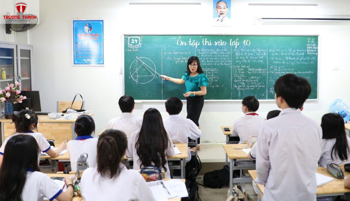 Liệu Giáo Viên Có Được Phép Mở Trung Tâm Dạy Thêm Không?