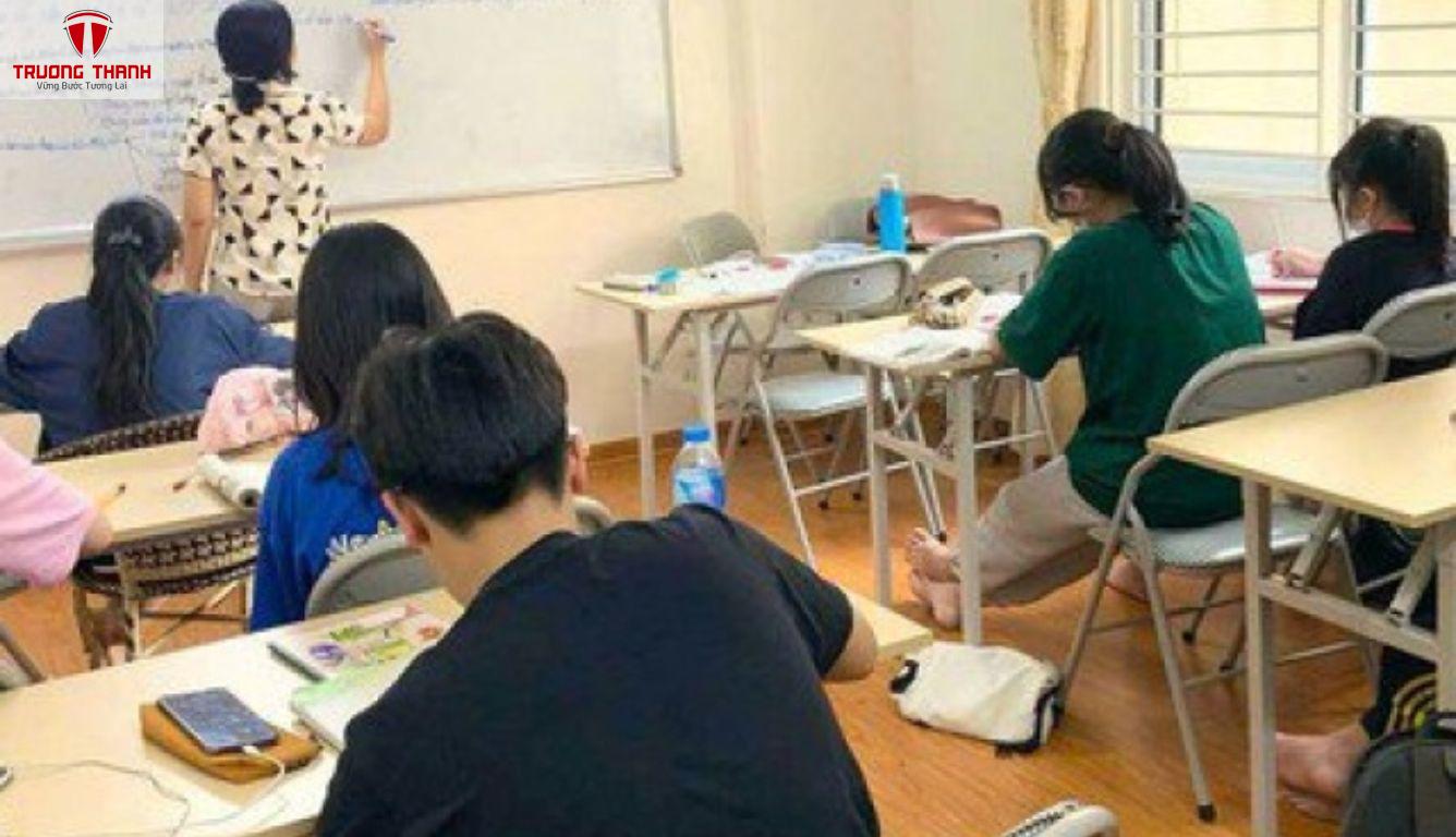 Liệu Giáo Viên Có Được Phép Mở Trung Tâm Dạy Thêm Không?