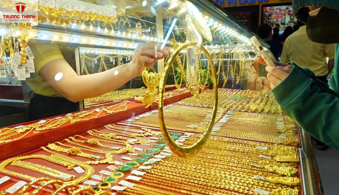 Những Khó Khăn Trong Quá Trình Kinh Doanh Tiệm Vàng Bạc Và Cách Khắc Phục