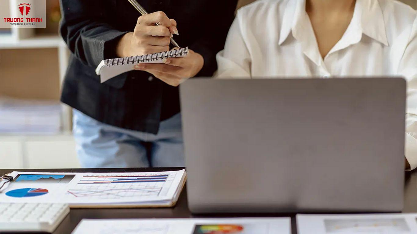 Cách Kiểm Tra Sổ Sách Nhanh Chóng Dành Cho Người Mới Làm Kế Toán