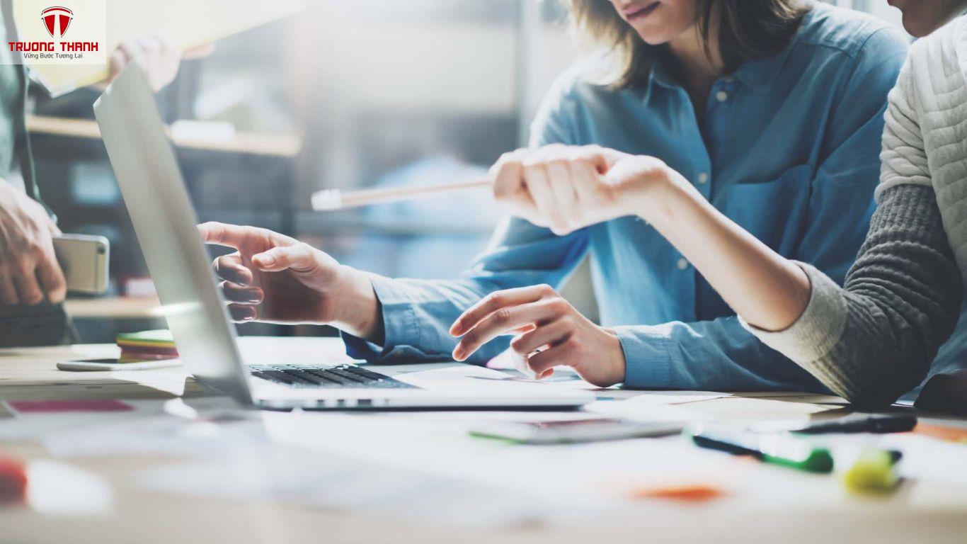 Quản Trị Doanh Nghiệp Là Gì? Chủ Doanh Nghiệp Cần Nắm Gì?