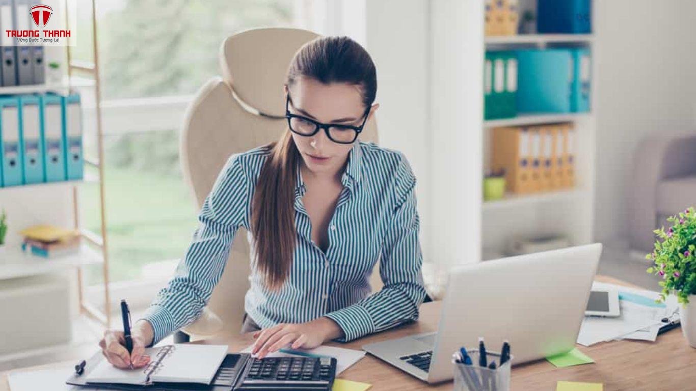 Kế Toán Viên Mới Làm Sao Để Tận Dụng ERP Trong Doanh Nghiệp Nhỏ