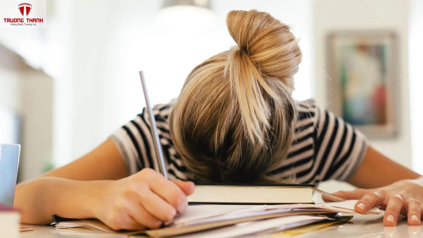 Cách Đơn Giản Nhất Để Sinh Viên Khi Học Căng Thẳng Giảm Stress