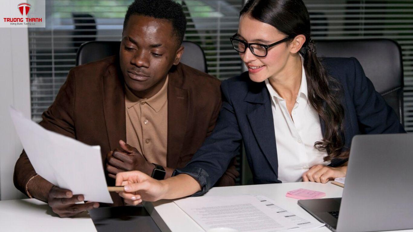 Hướng Dẫn Sinh Viên Kế Toán Viết Email Chuyên Nghiệp