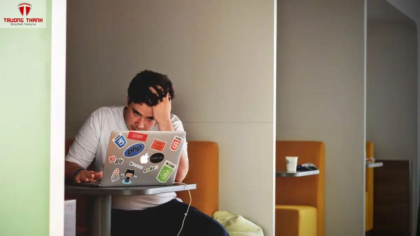 Cách Để Sinh Viên Thực Tập Giải Quyết Mâu Thuẫn Với Đồng Nghiệp