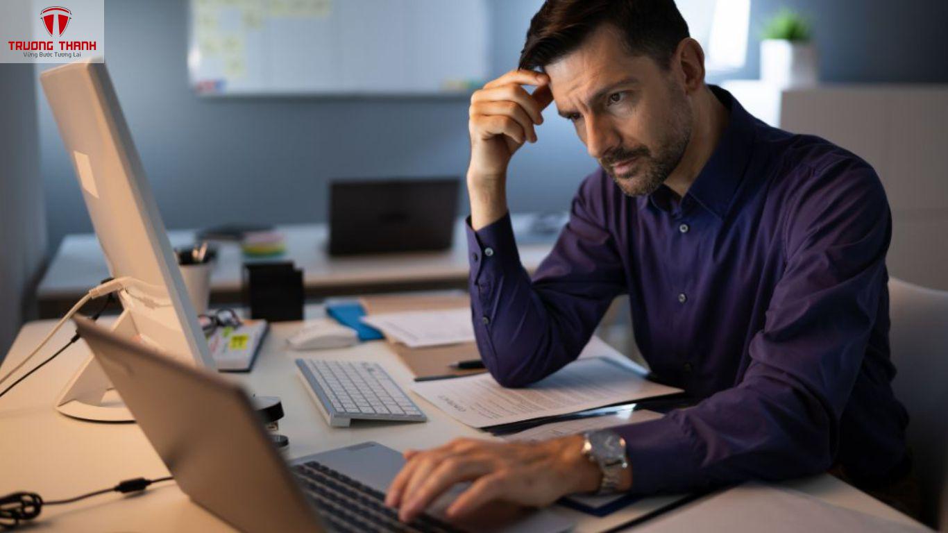 Cách Nào Để Sinh Viên Kế Toán Xử Lý Yêu Cầu Khẩn Cấp Từ Khách Hàng