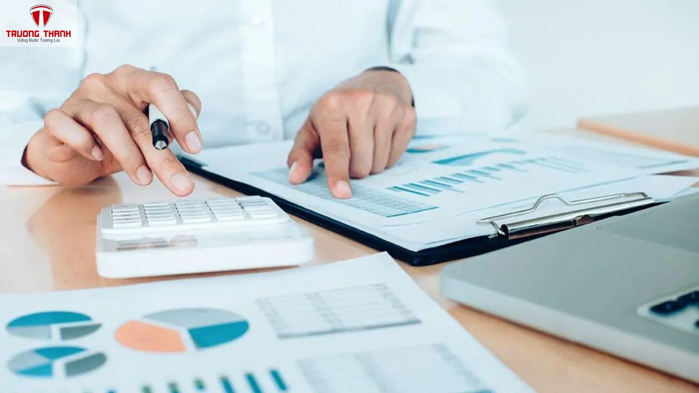 Cách Nào Để Sinh Viên Kế Toán Xử Lý Yêu Cầu Khẩn Cấp Từ Khách Hàng