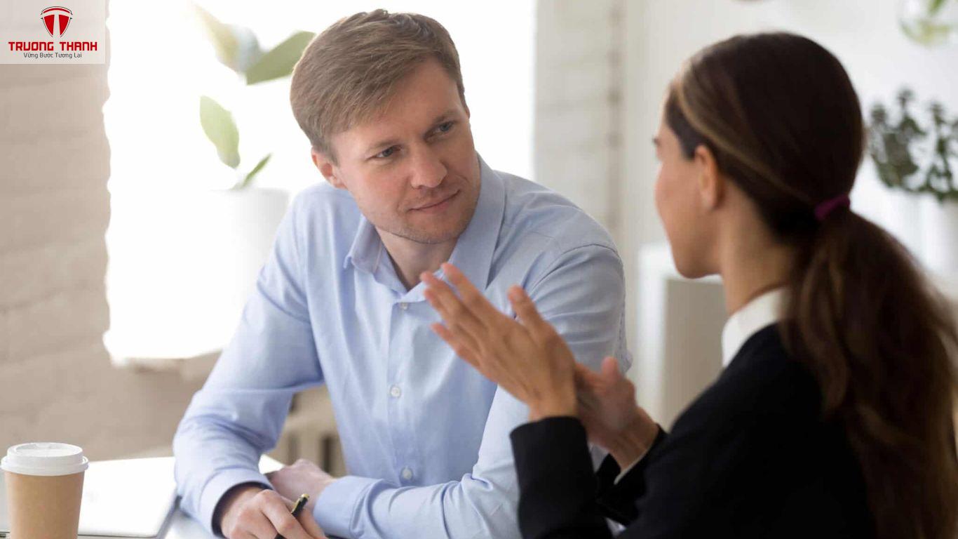 Hướng Dẫn Sinh Viên Kế Toán Xử Lý Phàn Nàn Từ Khách Hàng Khi Thực Tập