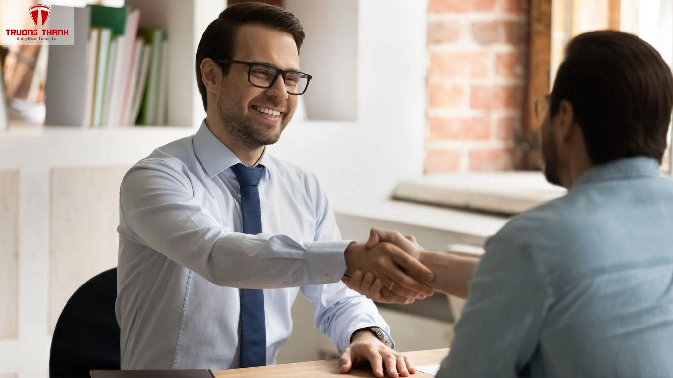 Hướng Dẫn Sinh Viên Tìm Cơ Hội Thực Tập Qua Mạng Xã Hội