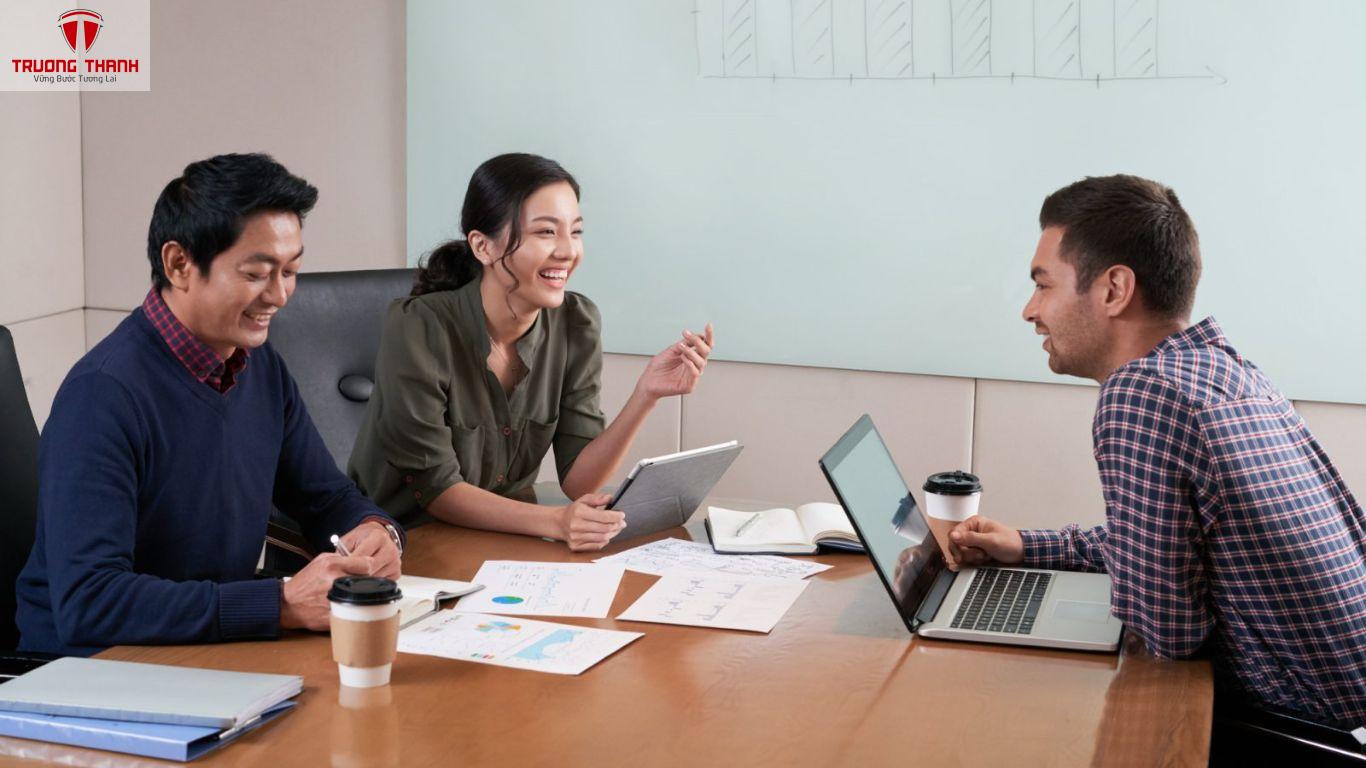 Làm Cách Nào Để Sinh Viên Kế Toán Giao Tiếp Hiệu Quả Trong Cuộc Họp Với Sếp
