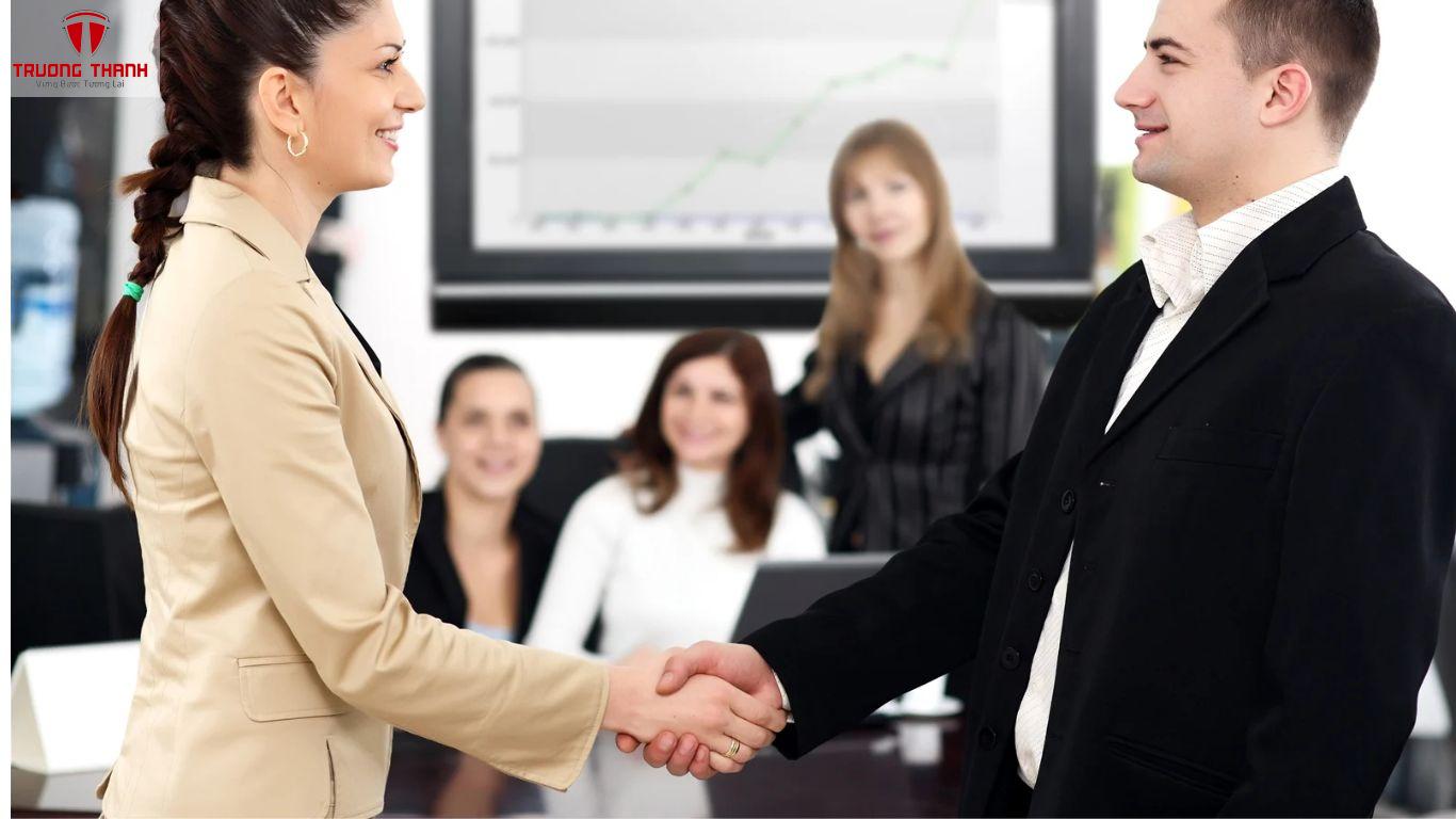Làm Cách Nào Để Sinh Viên Hợp Tác Hiệu Quả Với Đồng Nghiệp Trong Công Ty