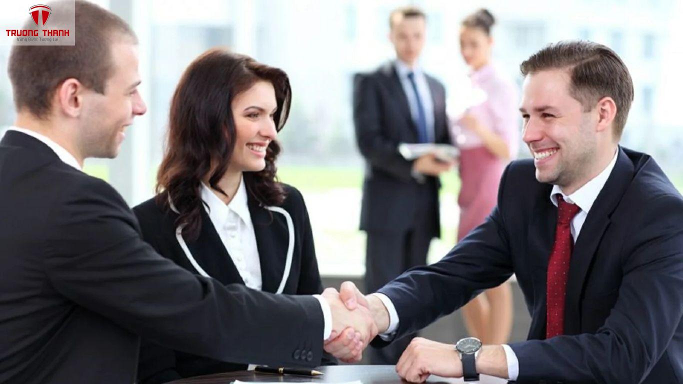 Top 6 Lỗi Giao Tiếp Với Khách Hàng Mà Sinh Viên Khi Đi Làm Cần Tránh