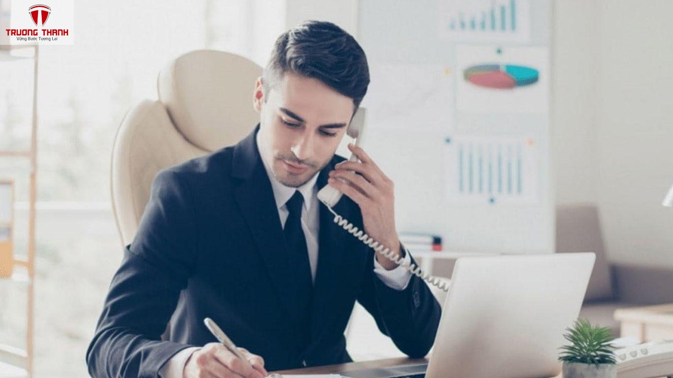 Top 8 Cách Sinh Viên Kế Toán Xây Dựng Mối Quan Hệ Với Khách Hàng Qua Điện Thoại