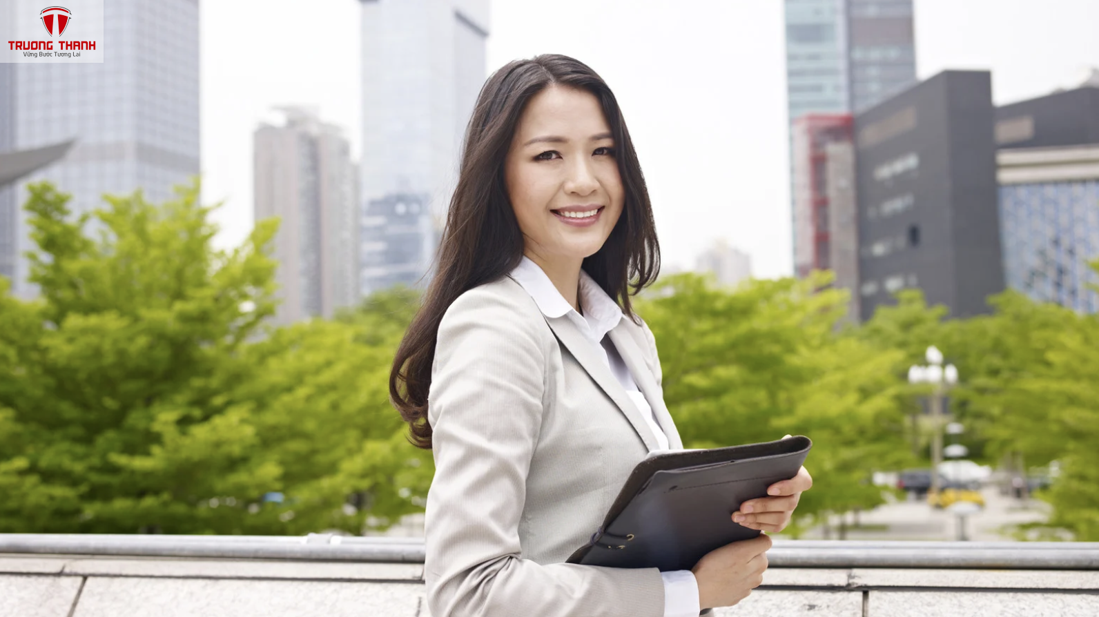 Nên chọn hộ kinh doanh hay công ty TNHH khi mới khởi nghiệp? Giải đáp chi tiết