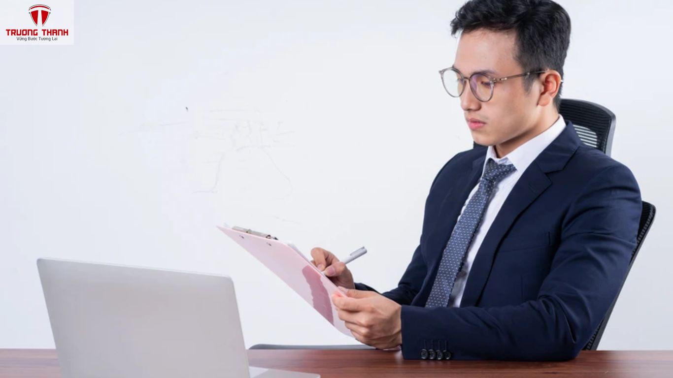 Các Công Việc Kế Toán Hàng Ngày Trong Doanh Nghiệp Nhỏ Và Vừa