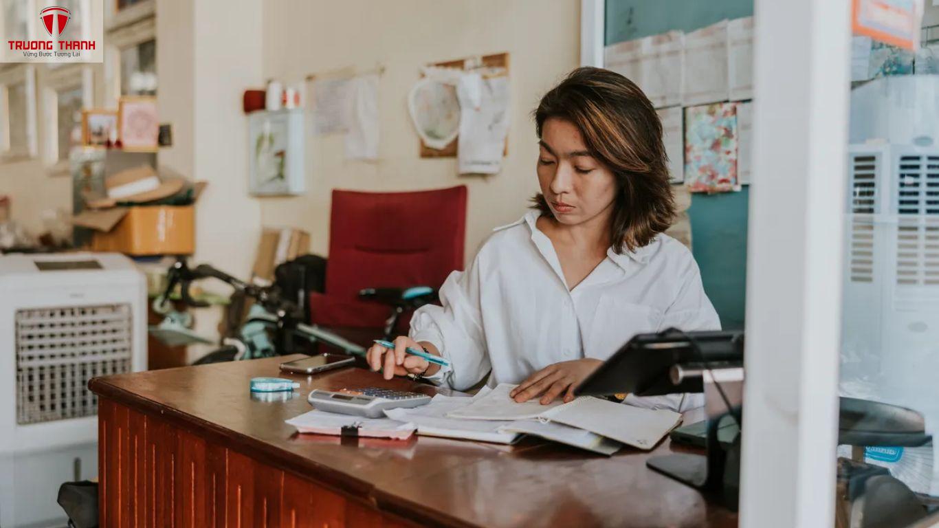 Công Việc Của Kế Toán Trong Dịch Vụ Ăn Uống Là Gì? Mô Tả Chi Tiết
