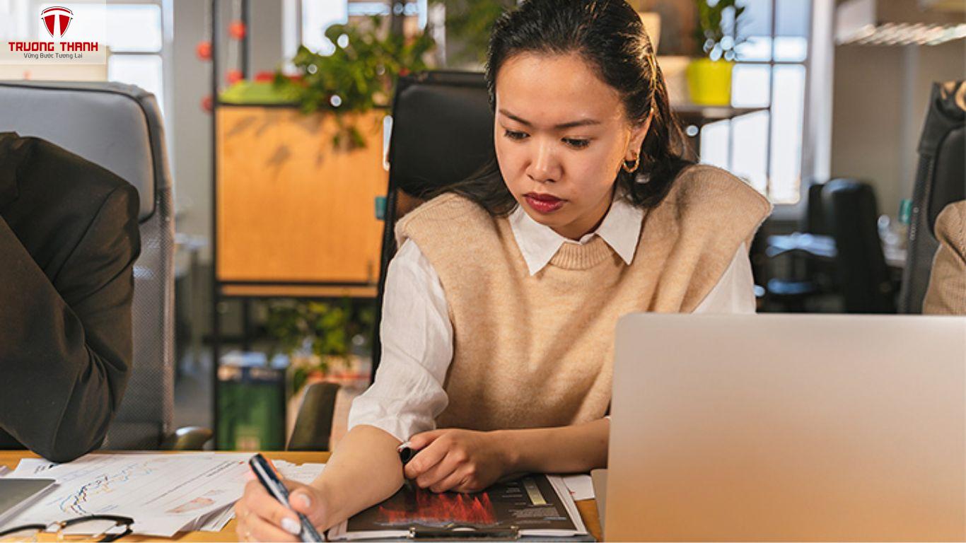 Rủi Ro Lệch Thời Điểm Xuất Hóa Đơn Khi Giao Dịch Online