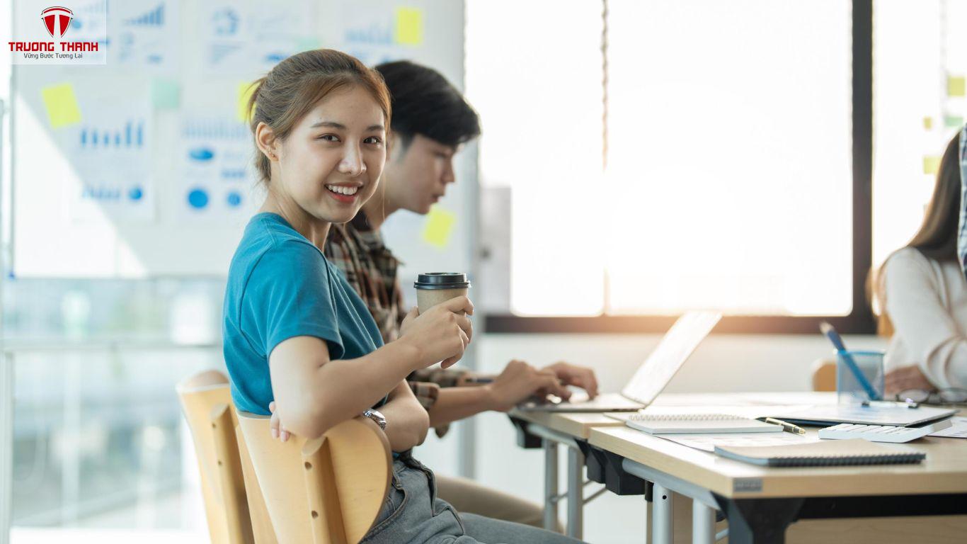 30 Tuổi Mới Bắt Đầu Khởi Nghiệp Có Quá Muộn Không