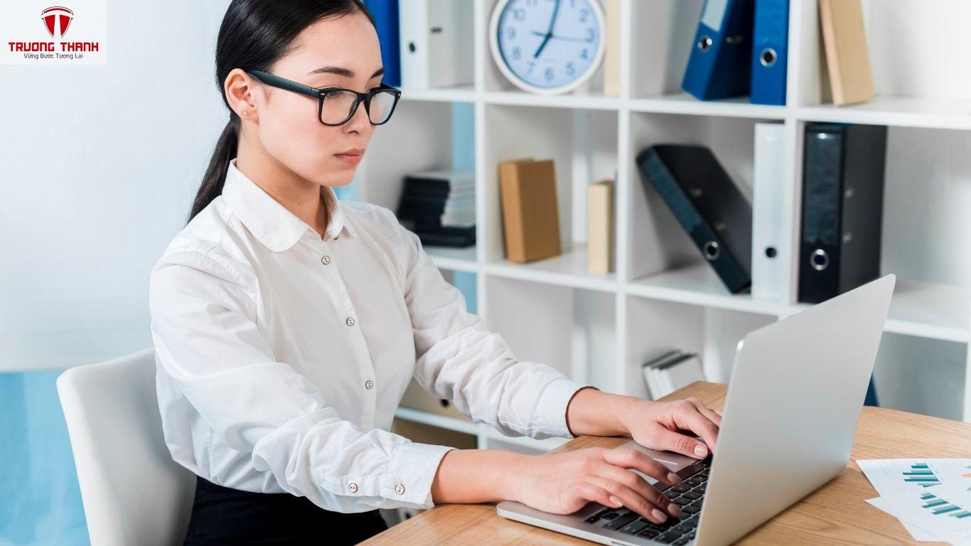 Có Nên Thuê Freelancer Để Tiết Kiệm Chi Phí Trong Giai Đoạn Đầu Khởi Nghiệp