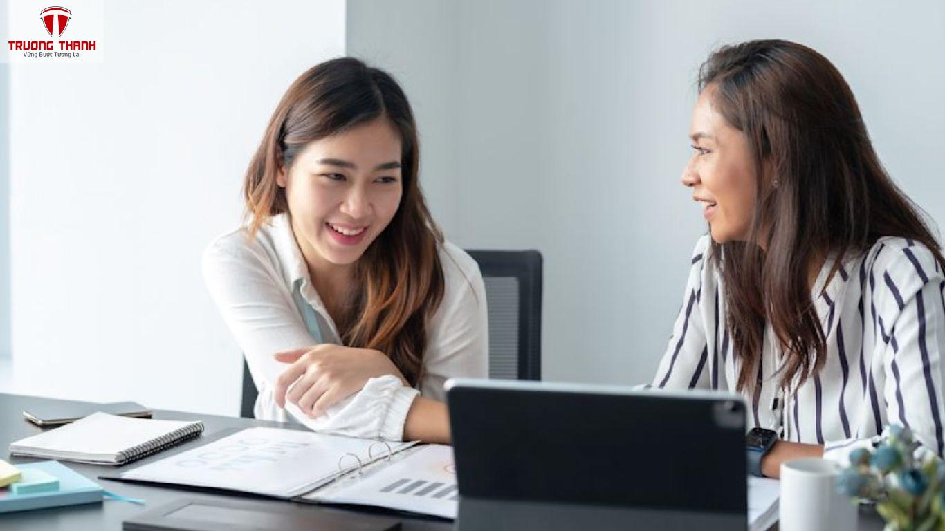 Công Việc Kế Toán Trong Doanh Nghiệp Logistics Vận Tải Hàng Ngày