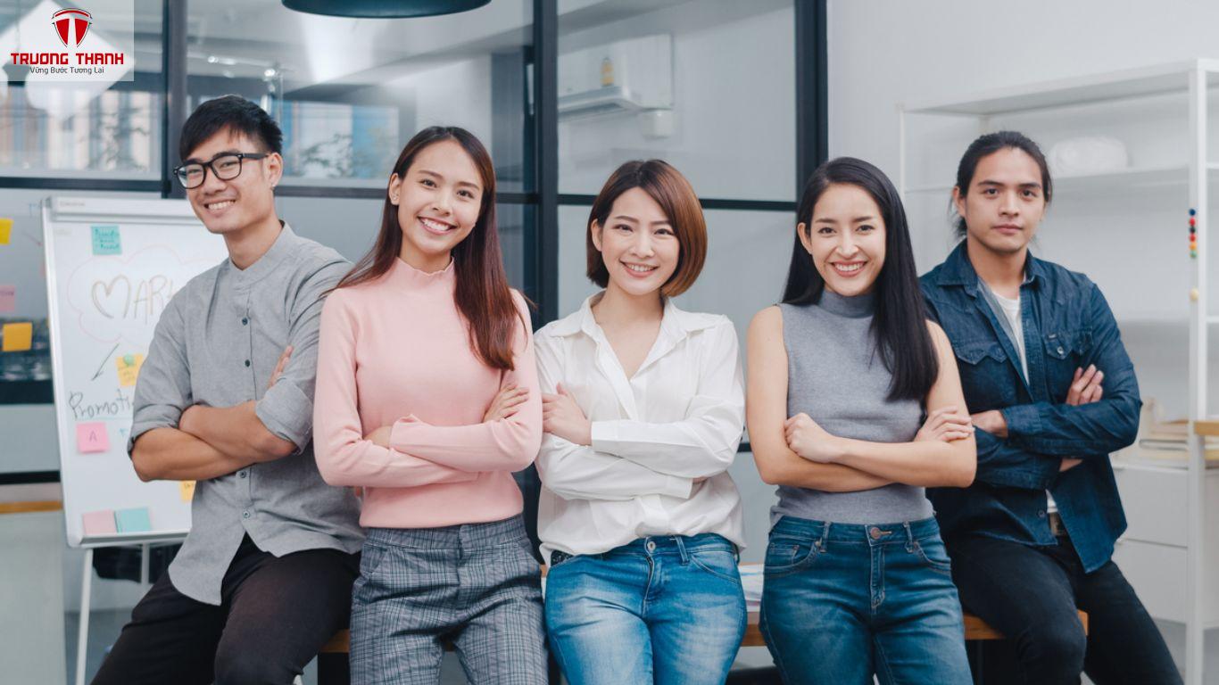 Khởi Nghiệp Khi Đang Làm Thuê Nên Mạo Hiểm Hay Đi Từng Bước