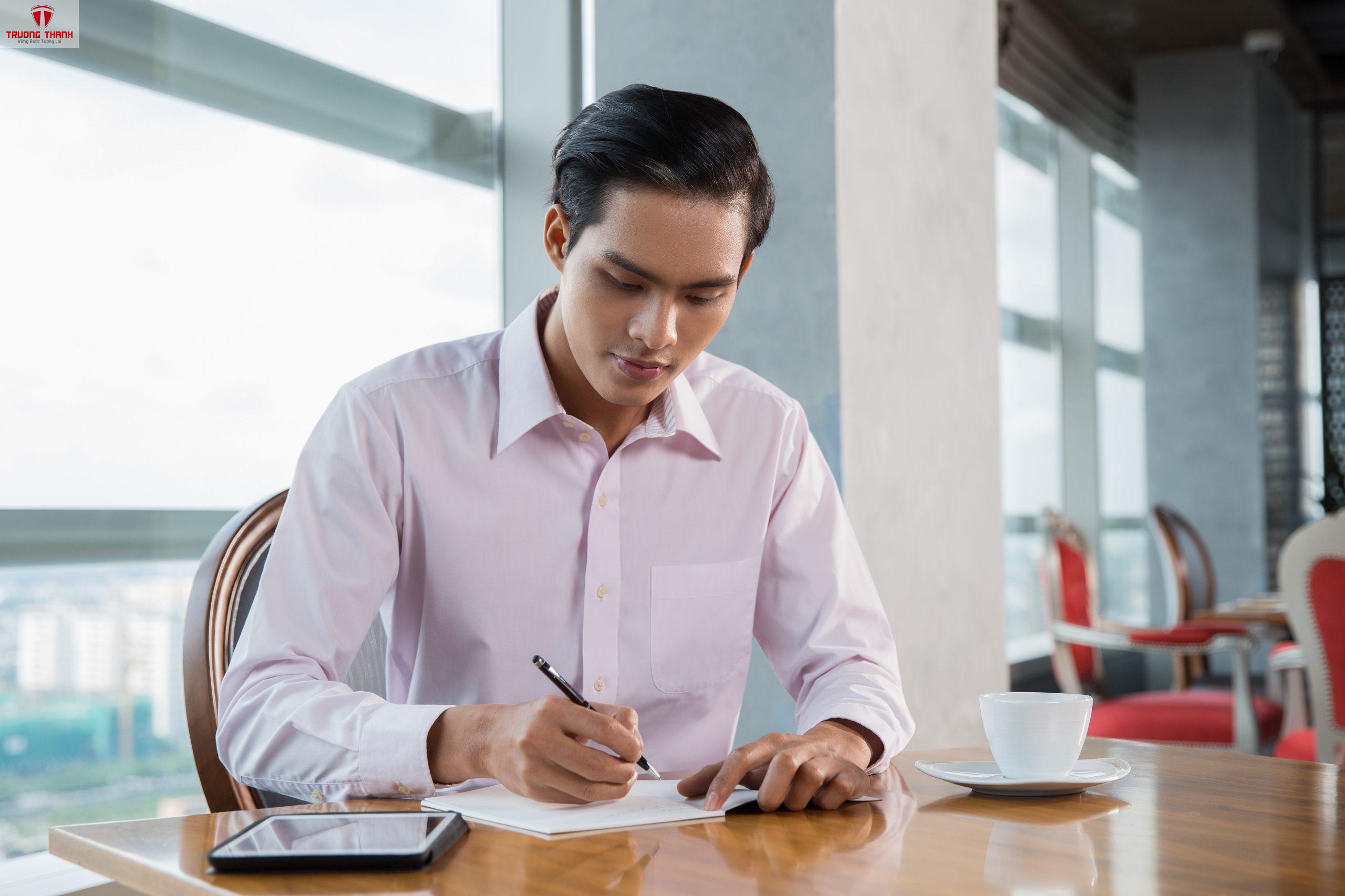 Khởi Nghiệp Khi Đang Ở Vị Trí Quản Lý Cơ Hội Hay Rủi Ro