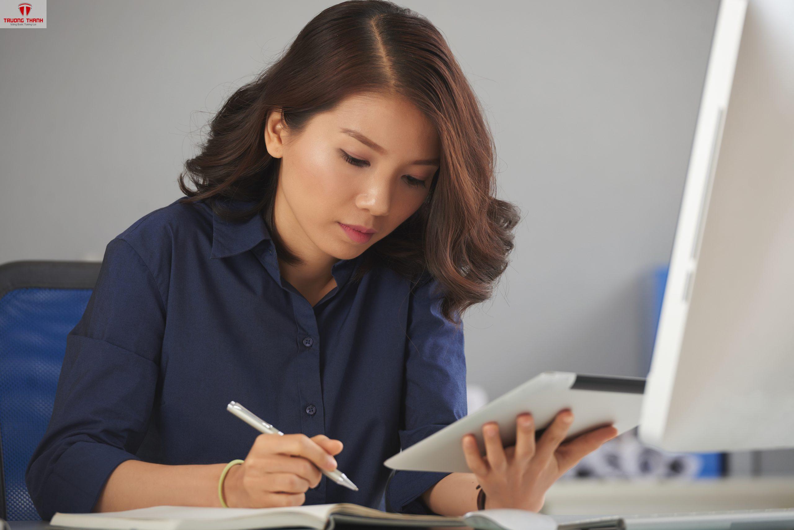 Khởi Nghiệp Khi Đang Ở Vị Trí Quản Lý Cơ Hội Hay Rủi Ro