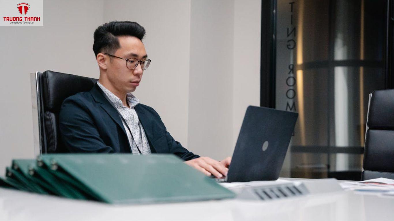 Làm Gì Khi Người Xung Quanh Liên Tục Khuyên Nên Từ Bỏ
