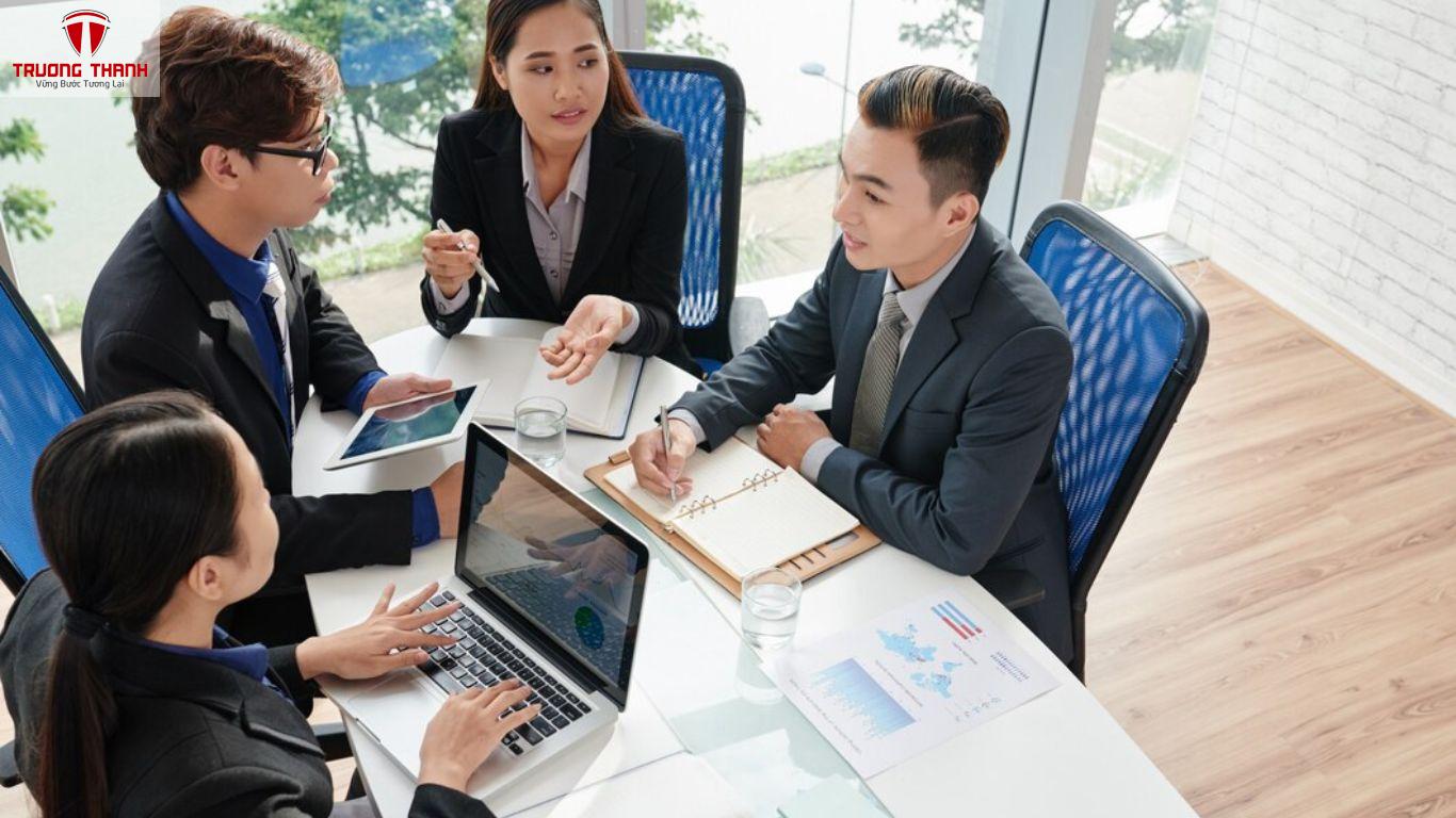 Làm Sao Để Không Đánh Mất Nhân Sự Chủ Chốt Khi Doanh Nghiệp Gặp Khó Khăn