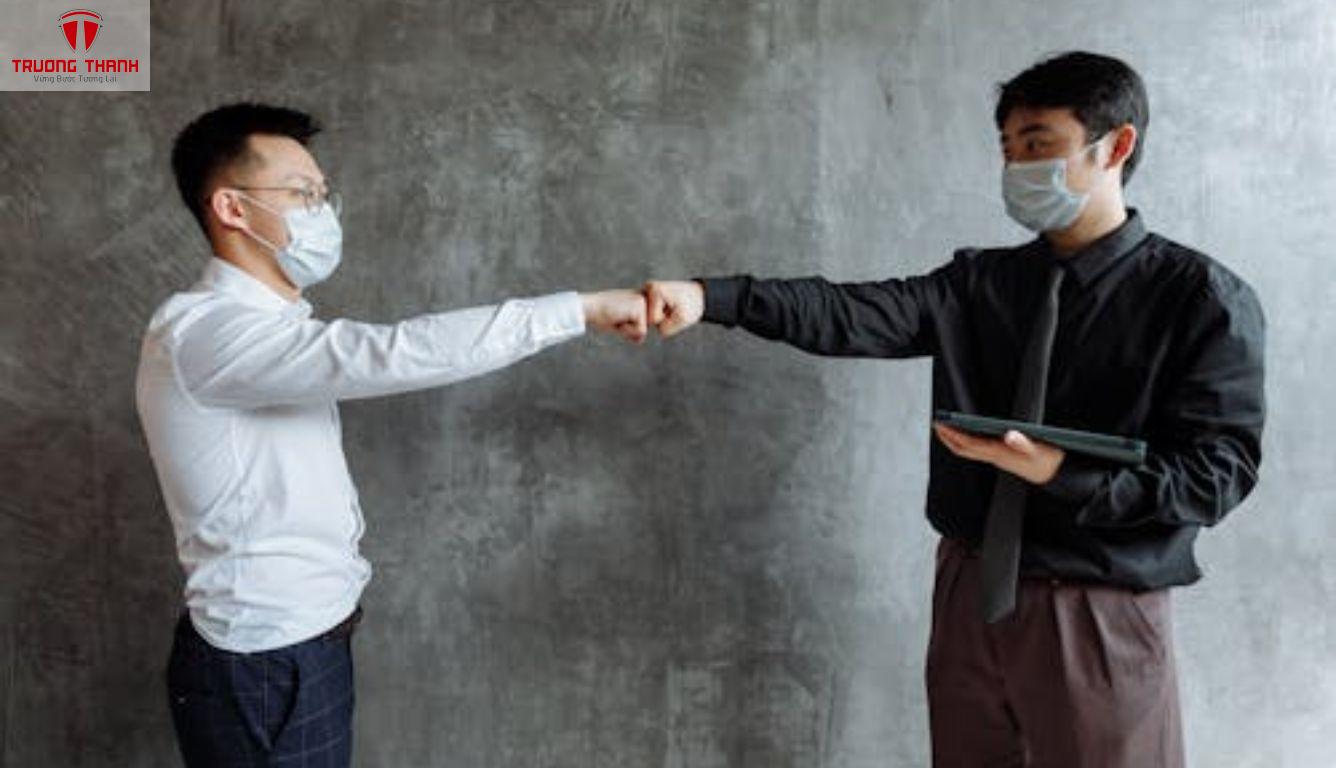 Đứng Tên Công Ty Giùm Có Rủi Ro Gì?