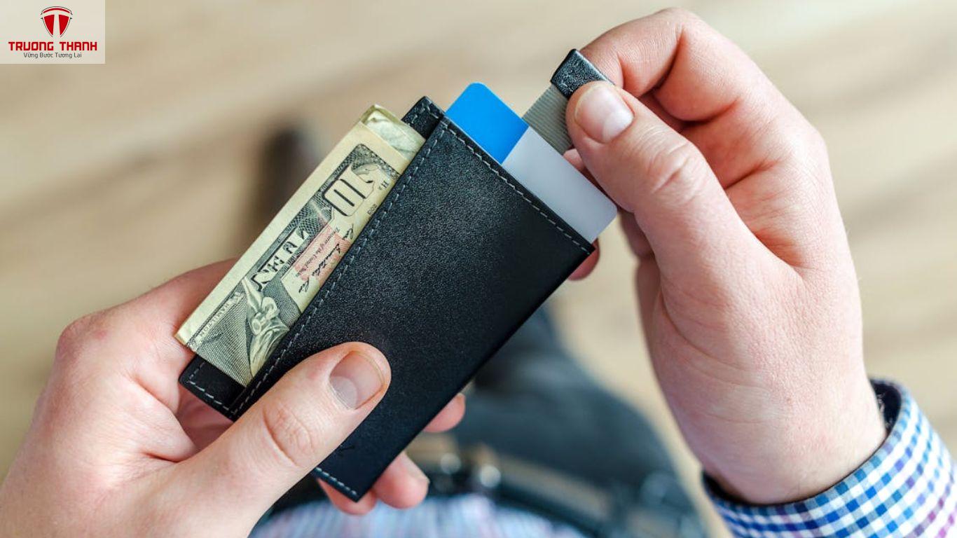 Có Những Cách Nào Giúp Trả Nợ Thẻ Tín Dụng Nhanh Mà Không Bị Áp Lực