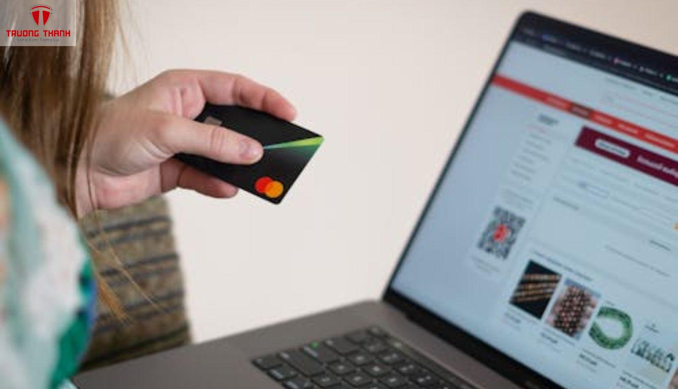 Sàn TMĐT nộp thuế thay có cần xuất hóa đơn không