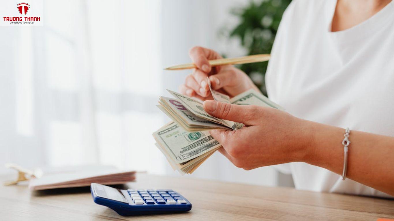 Làm Sao Để Lập Ngân Sách Chi Tiêu Hàng Tháng Một Cách Hợp Lý