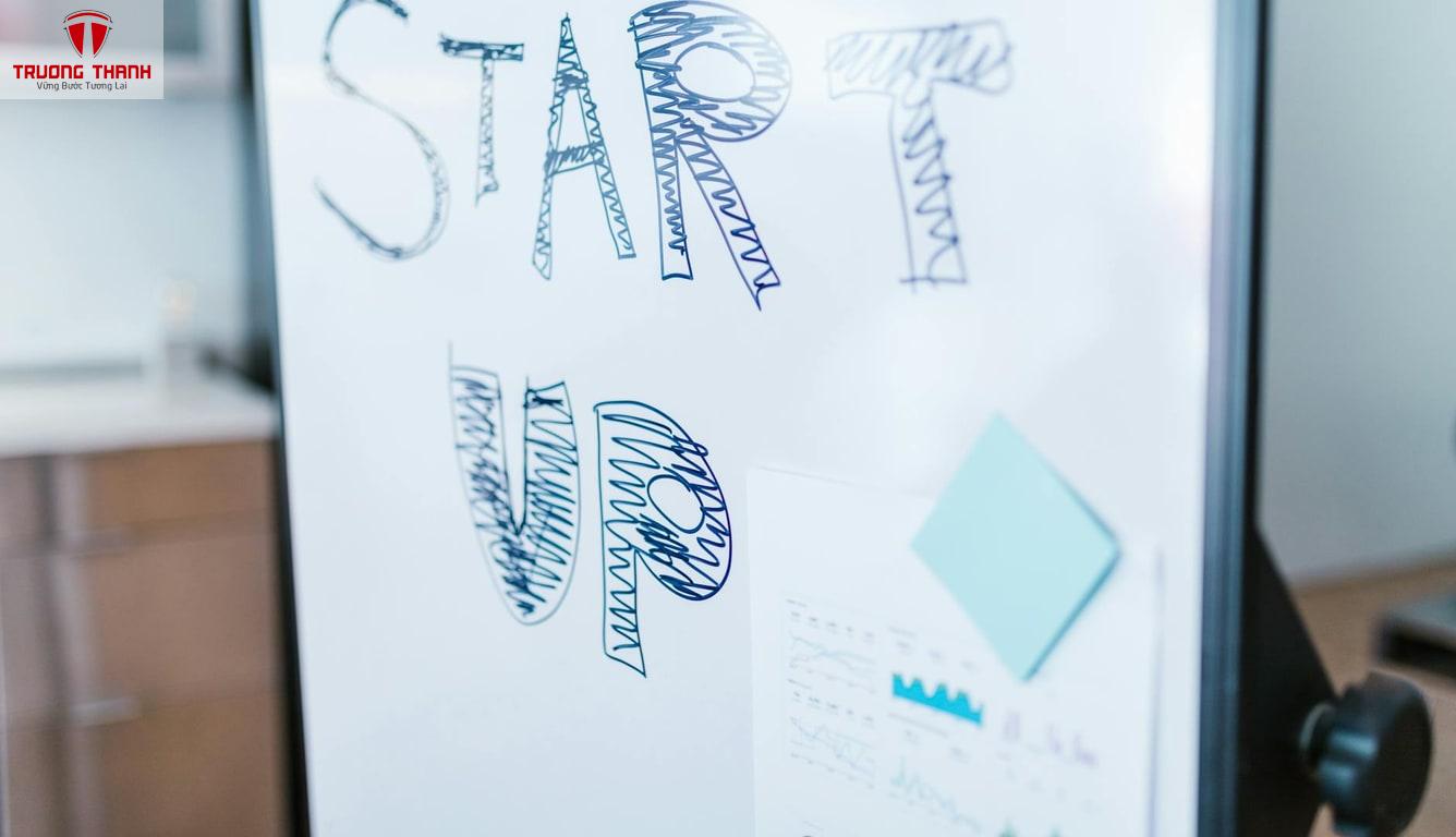 minh họa: bootstrap startup