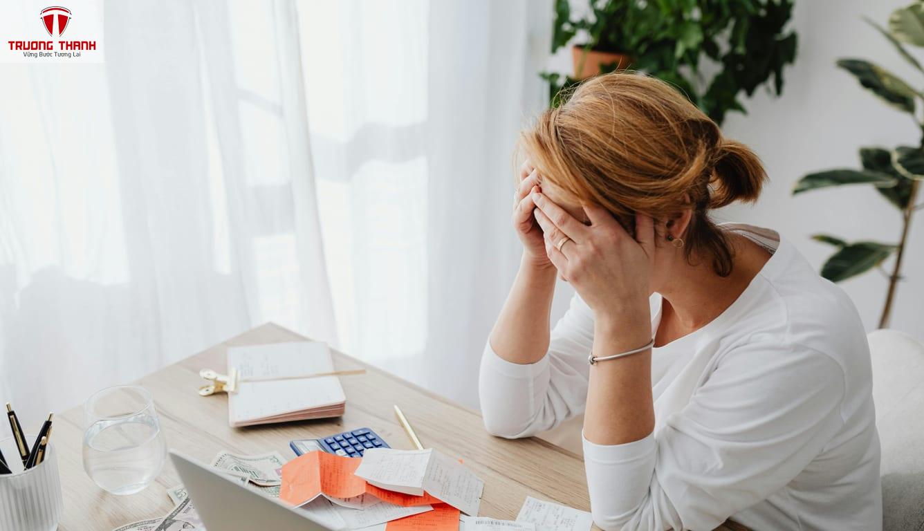Căng thẳng thường đến từ việc không biết “thiếu cái gì” và không chắc mình đang làm đúng hay sai.