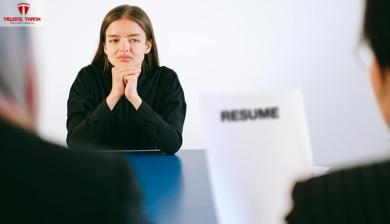 minh họa: first employee hiring