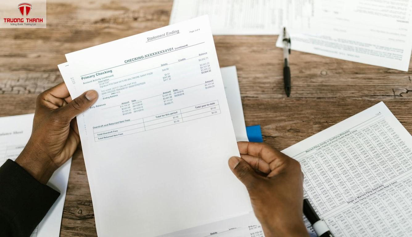 minh họa: financial documents