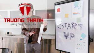 Minh họa hành trình tìm khách hàng đầu tiên cho startup