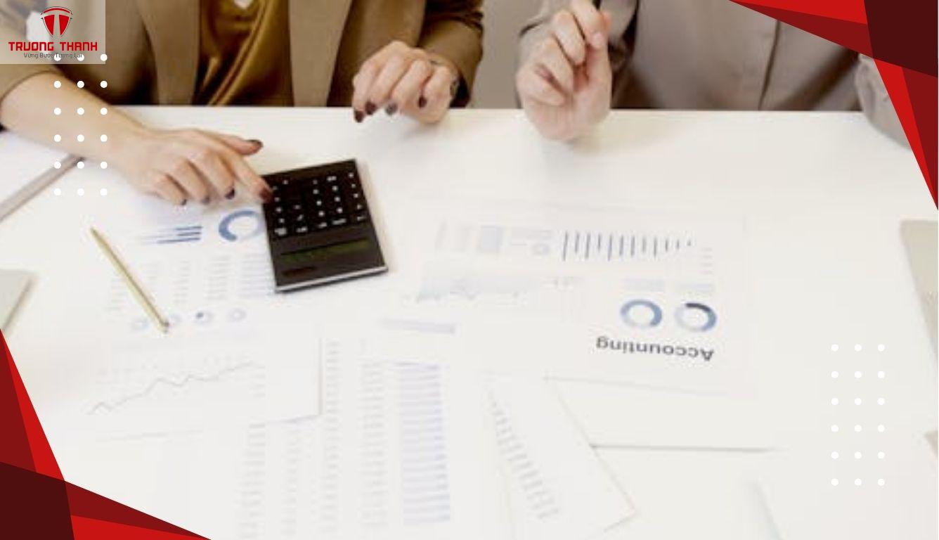 Startup Nên Tự Làm Kế Toán Hay Thuê Dịch Vụ Bên Ngoài?