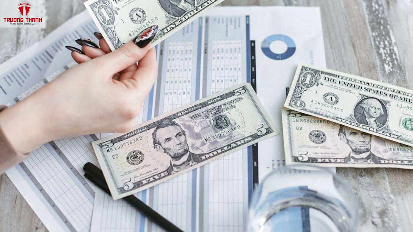 Những Dấu Hiệu Nào Cho Thấy Doanh Nghiệp Đang Gặp Rủi Ro Tài Chính?