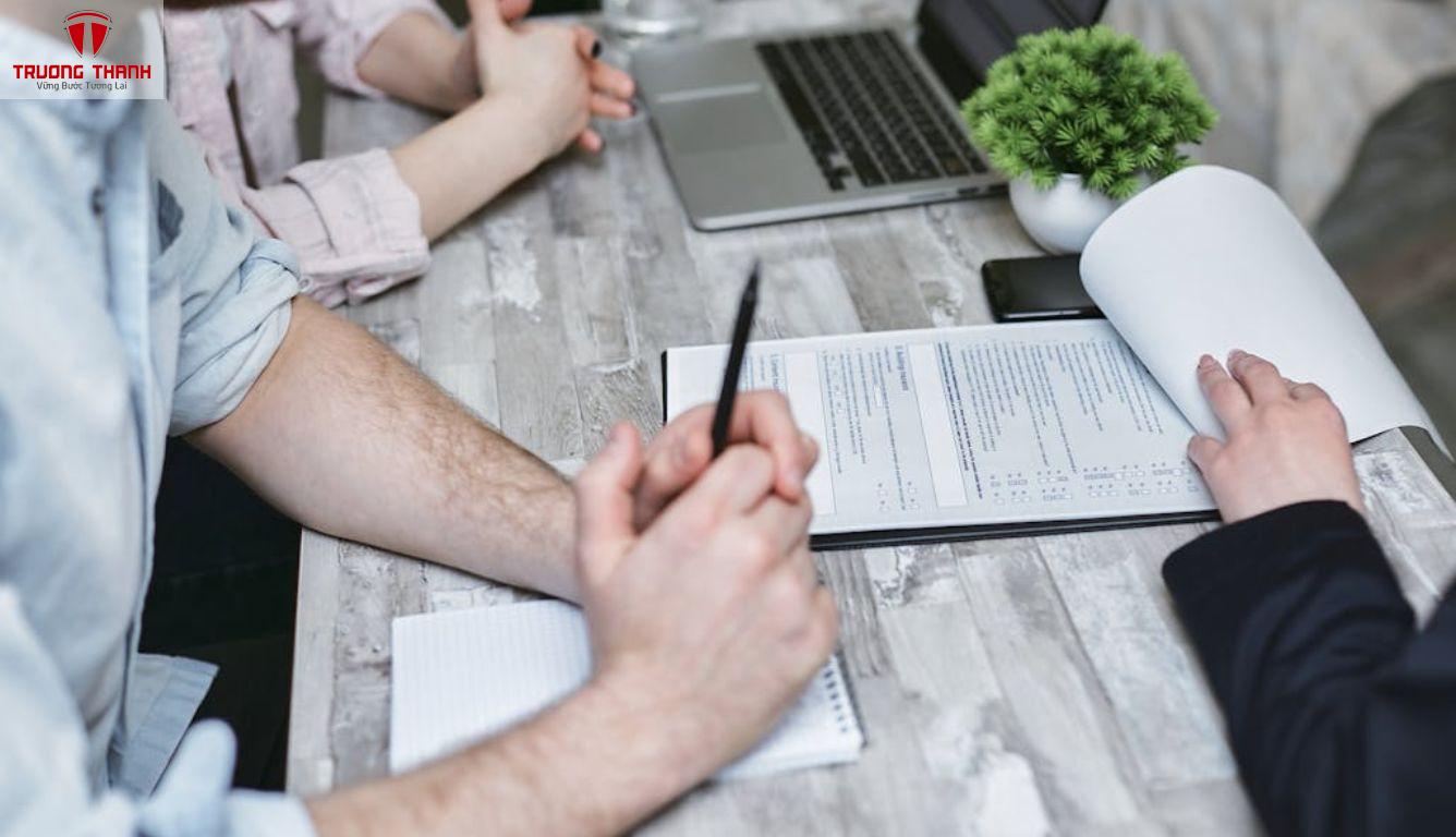 Ai Đang Thực Sự Nắm Số Liệu Thật Trong Doanh Nghiệp?