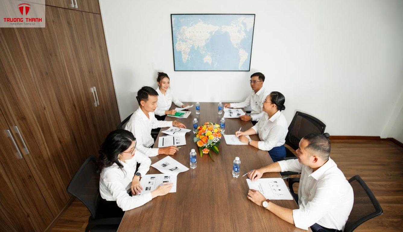 Khi Nào Nên Chuyển Từ Hộ Kinh Doanh Sang Công Ty Để Tránh Rủi Ro?