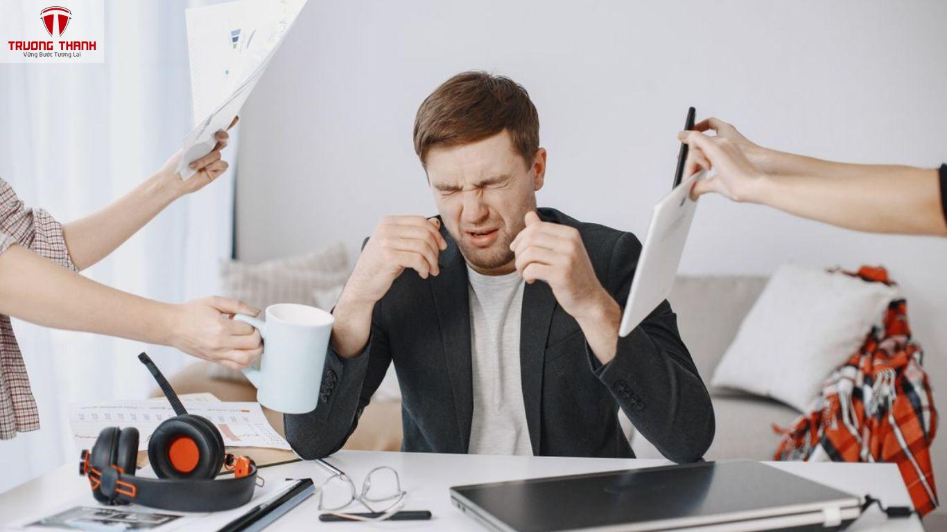 Vì Sao Chủ Doanh Nghiệp Luôn Cảm Thấy Quá Tải Với Công Việc?