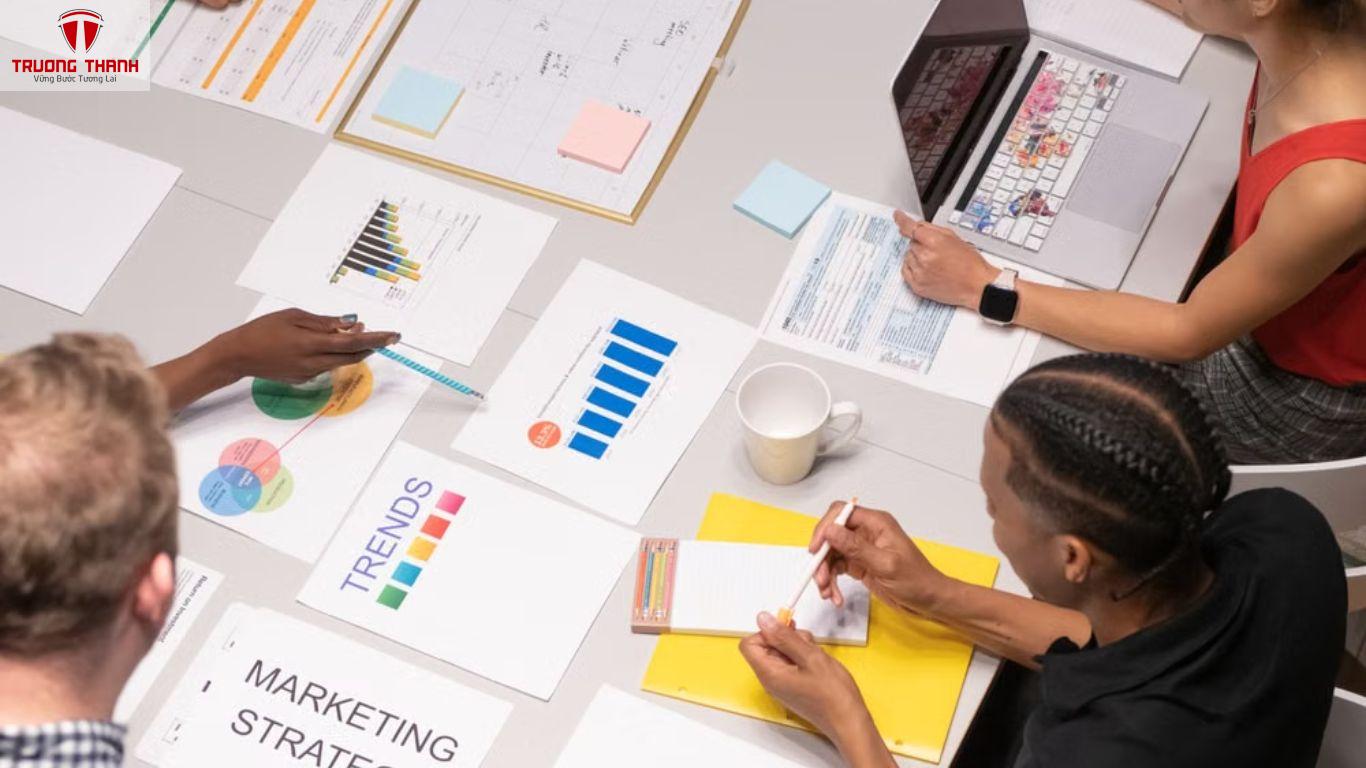 Doanh Nghiệp Nhỏ Nên Bắt Đầu Làm Marketing Từ Đâu?