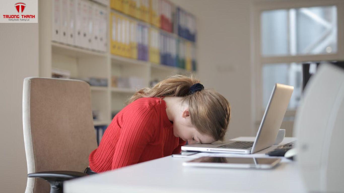 Vì Sao Chủ Doanh Nghiệp Luôn Cảm Thấy Quá Tải Với Công Việc?